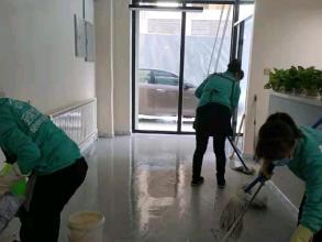 小時(shí)工開荒保潔住家家庭保潔提供日常保潔4小時(shí)、日常保潔3小時(shí)、日常保潔2小時(shí)服務(wù)